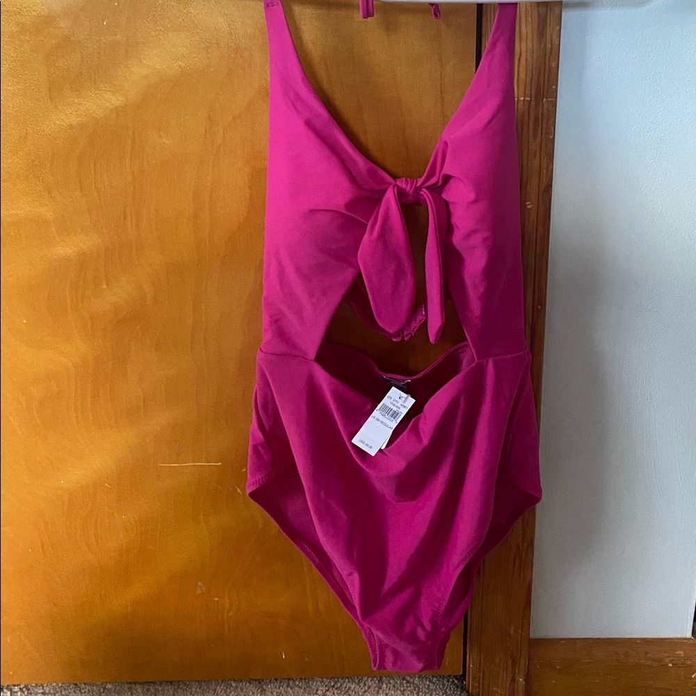 Cute one piece! Swimsuit new with tags !!